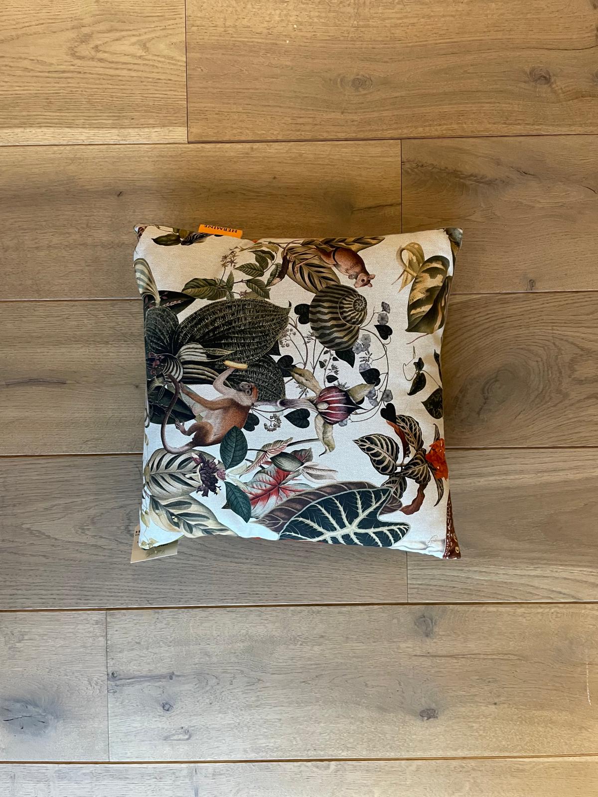 Hermine P Coussin carré Jungle