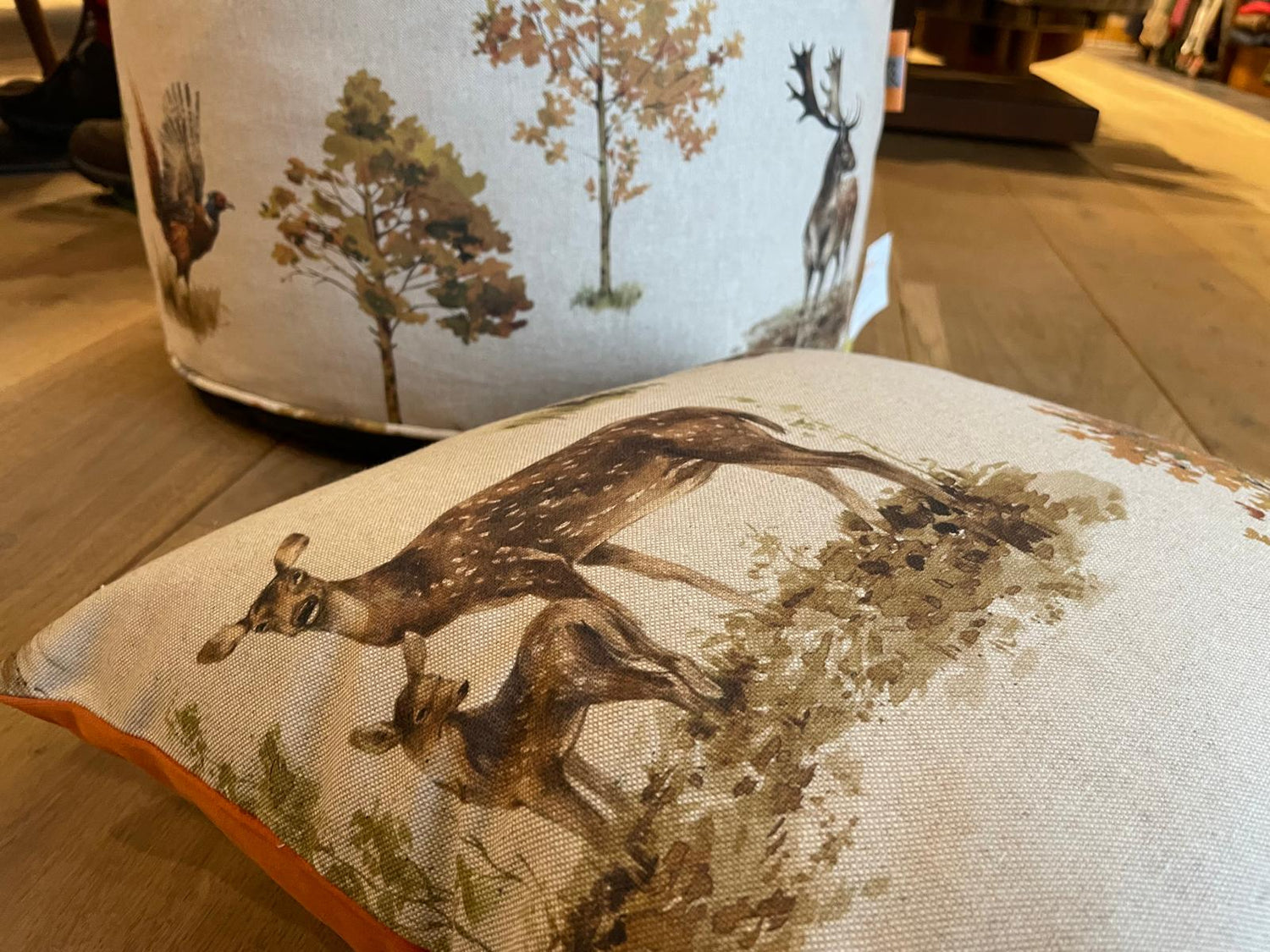 Hermine P Coussin animaux de forêt grand format